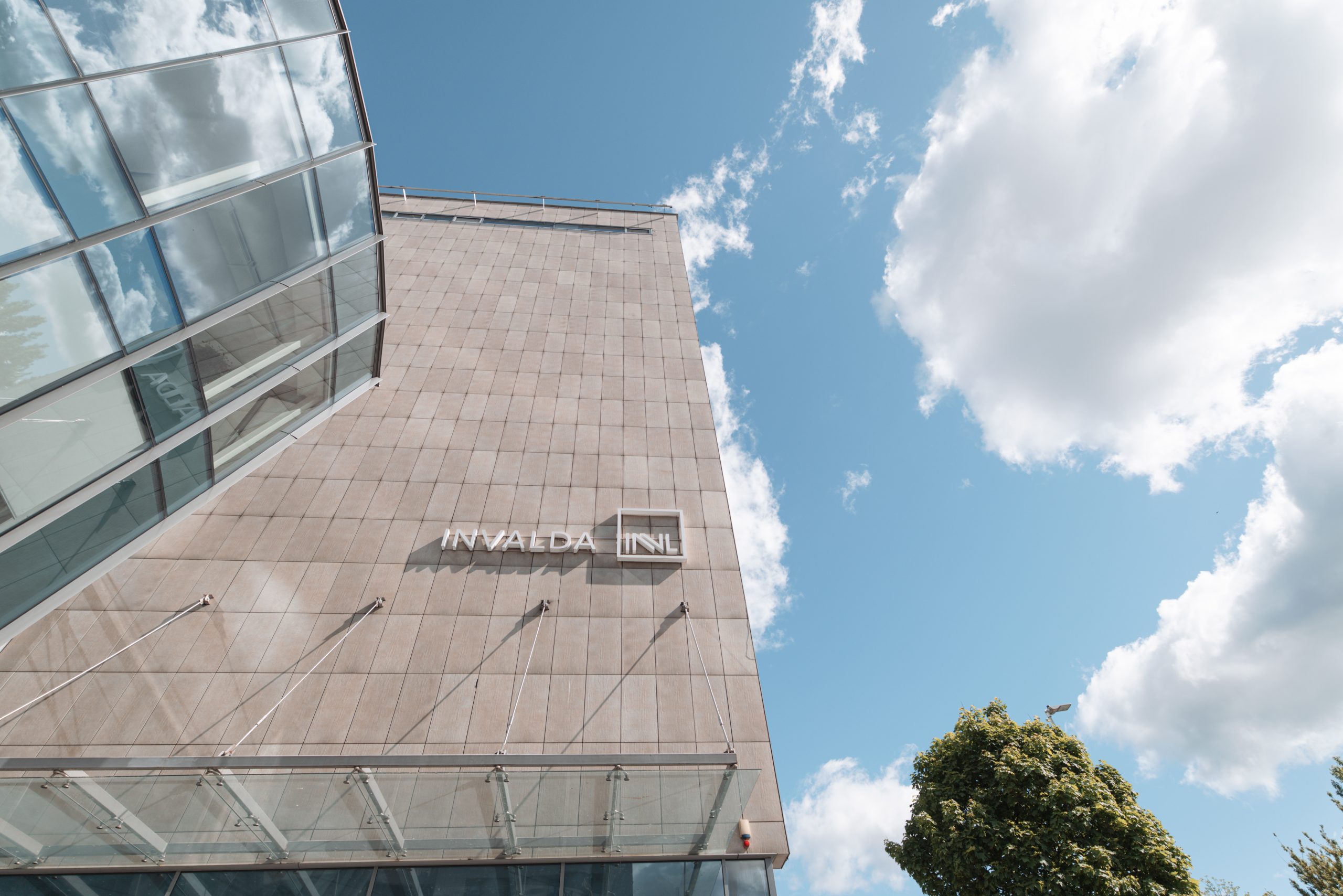 „Invalda INVL” anksčiau laiko išperka 10 mln. eurų obligacijų emisiją